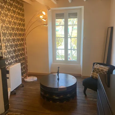 D Hôtes H 3* Lavelanet