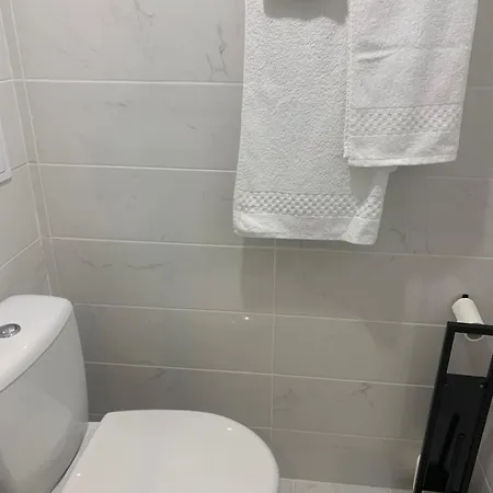 D Hôtes H 3* Lavelanet