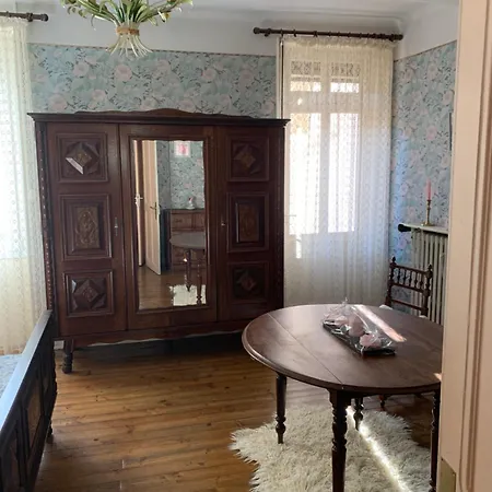 D Hôtes H 3* Lavelanet