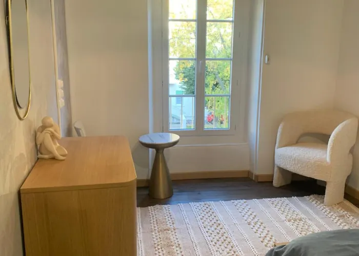 D Hotes H לינה וארוחת בוקר